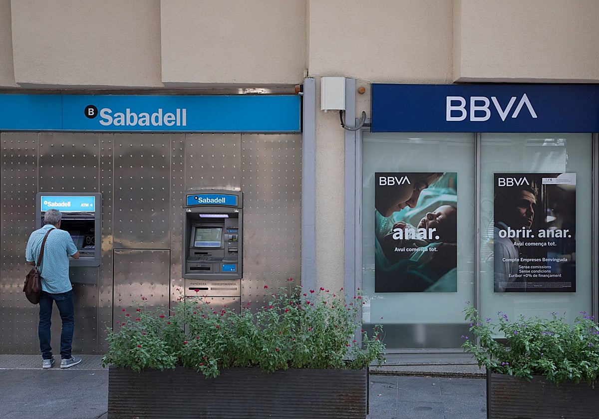 La resolución definitiva de la opa hostil de BBVA sobre Sabadell pilla a la CNMV en plena renovación de su departamento jurídico