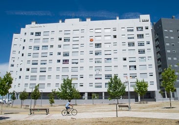 Un español necesita invertir 16 años de su salario para comprar una vivienda