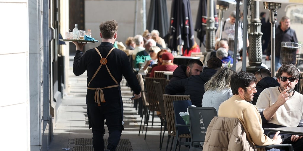 El empleo turístico roza los 3 millones de afiliados en julio, un 2,9% más que en 2024