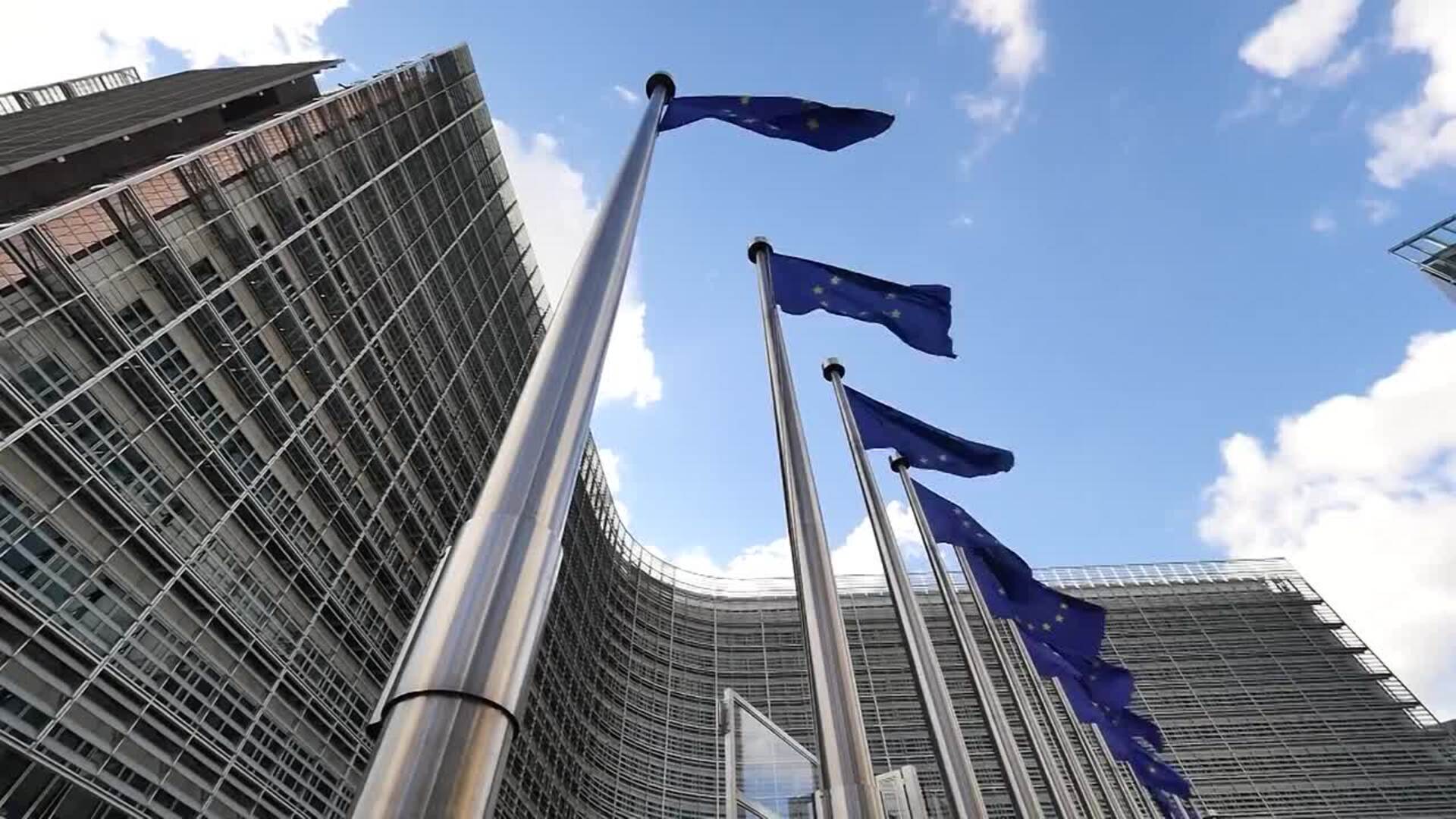 La UE cierra el acuerdo formal con EEUU para un arancel general del 15%