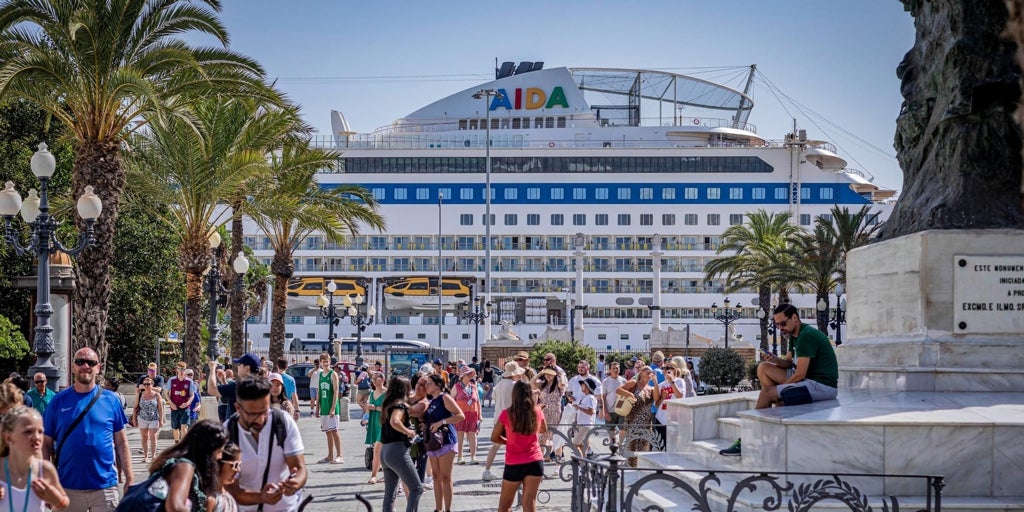 Los puertos españoles navegan hacia cifras récords, con más de 7,5 millones de cruceristas