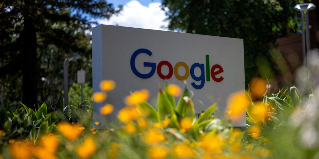 Google, Chrome ve Android satmak zorunda kalmayacak, ancak arama verilerini rekabetle paylaşmalısınız