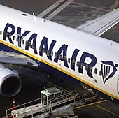 Ryanair abandona Tenerife Norte y Vigo, cierra base en Santiago y se lleva plazas a Italia y Marruecos