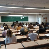 El sueldo y la estabilidad laboral empujan a la mitad de los adultos a opositar o planteárselo