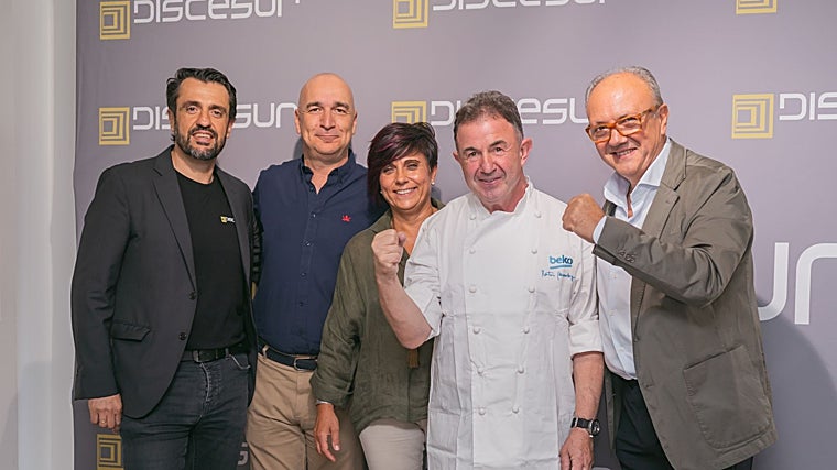 Moisés Santos y Toñi Cañadas -Discesur-, junto a César Gutiérrez y Luis Pardina (Estudio Touza Arquitectos), con Berasategui