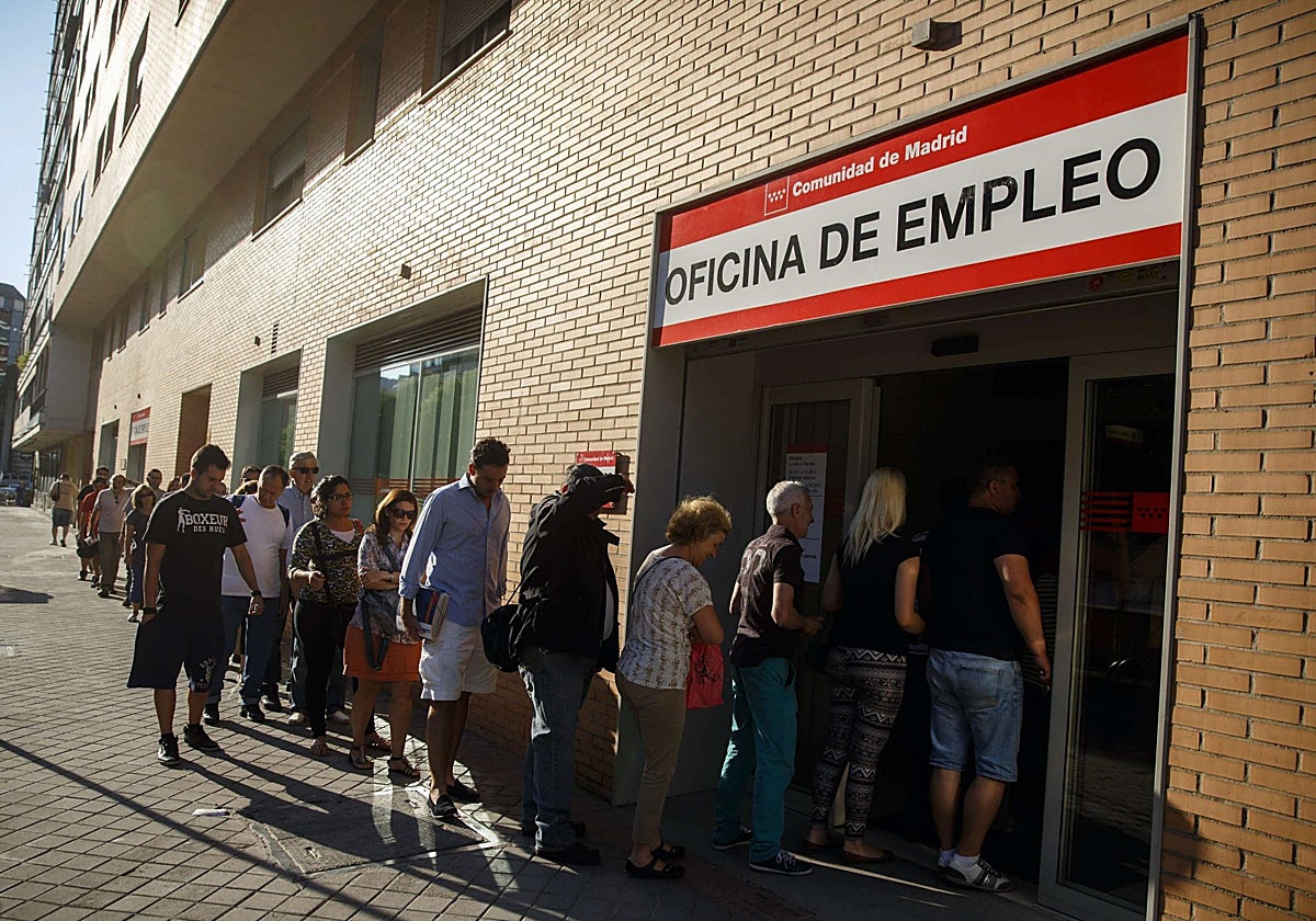 España crea 31.462 empleos en septiembre impulsados por la educación