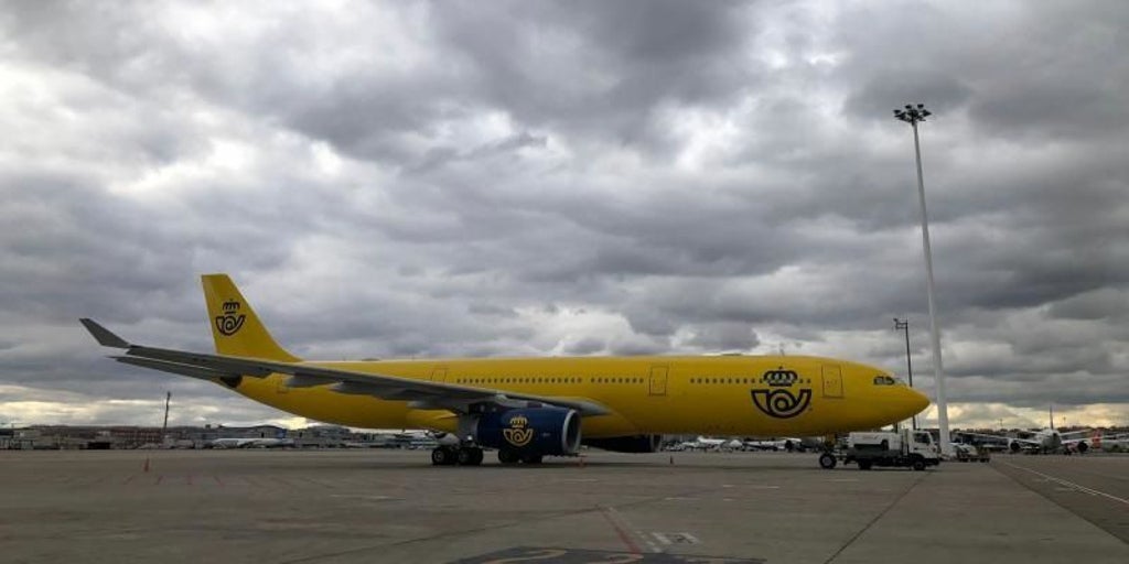 El avión de Correos acaba en un enredo de demandas cruzadas por 57 millones de euros