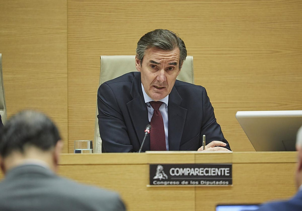 El presidente de la CNMV, Carlos San Basilio