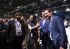 Las autonomías del PP desechan la quita del Gobierno por inútil: «En dos años vamos a tener el mismo problema de deuda»