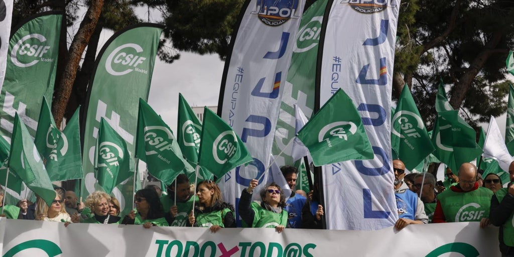 Los funcionarios avisan al Gobierno: habrá huelga general en el sector público en diciembre si no suben sus sueldos