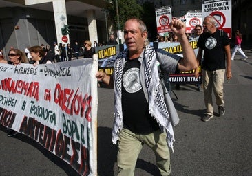 Grecia da luz verde a la jornada laboral máxima de 13 horas