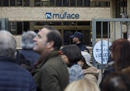 Muface cierra un año negro con la fuga de 65.000 funcionarios y en números rojos