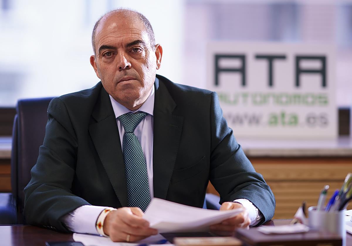 Lorenzo Amor advierte de la pérdida de autónomos en el comercio, con 36 menos cada día de 2025