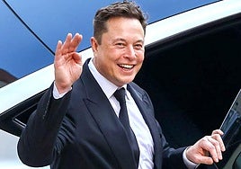 Las claves del polémico bonus del billón de dólares a Musk: de la negativa del fondo soberano noruego a una posible salida del magnate