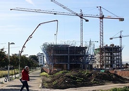 Caixabank calcula que España construirá 150.000 nuevas viviendas en 2026, solo un 68% de las que se necesitan