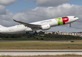 IAG, matriz de Iberia, ultima su oferta por TAP, la aerolínea de bandera portuguesa
