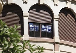 La ponencia de la ley de alquileres de temporada aprueba su informe, con la prohibición de cobrar al inquilino un seguro por el impago de la renta