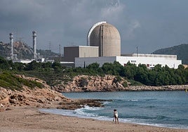 El pacto Moncloa-Junts para salvar la nuclear catalana sigue vivo