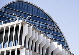 El BBVA retira su recurso ante el Tribunal Supremo por las condiciones del Gobierno a la opa del Sabadell