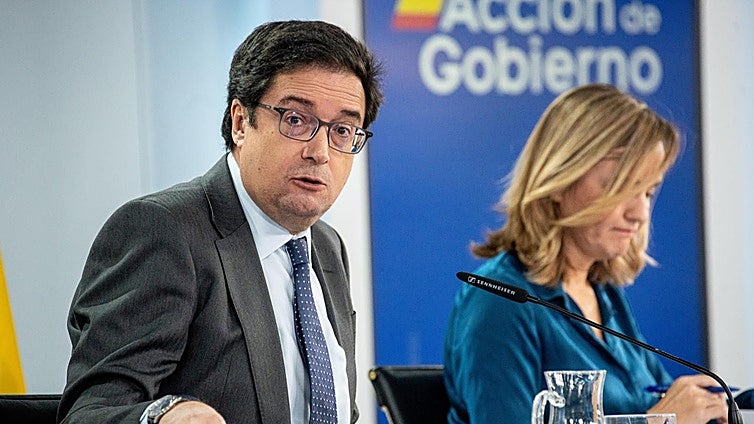 El Gobierno obliga a las telecos a dar 4 horas de cobertura en caso de apagón