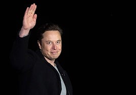 La UE multa a X con 120 millones de euros por falta de transparencia y el «diseño engañoso» de su marca de verificación