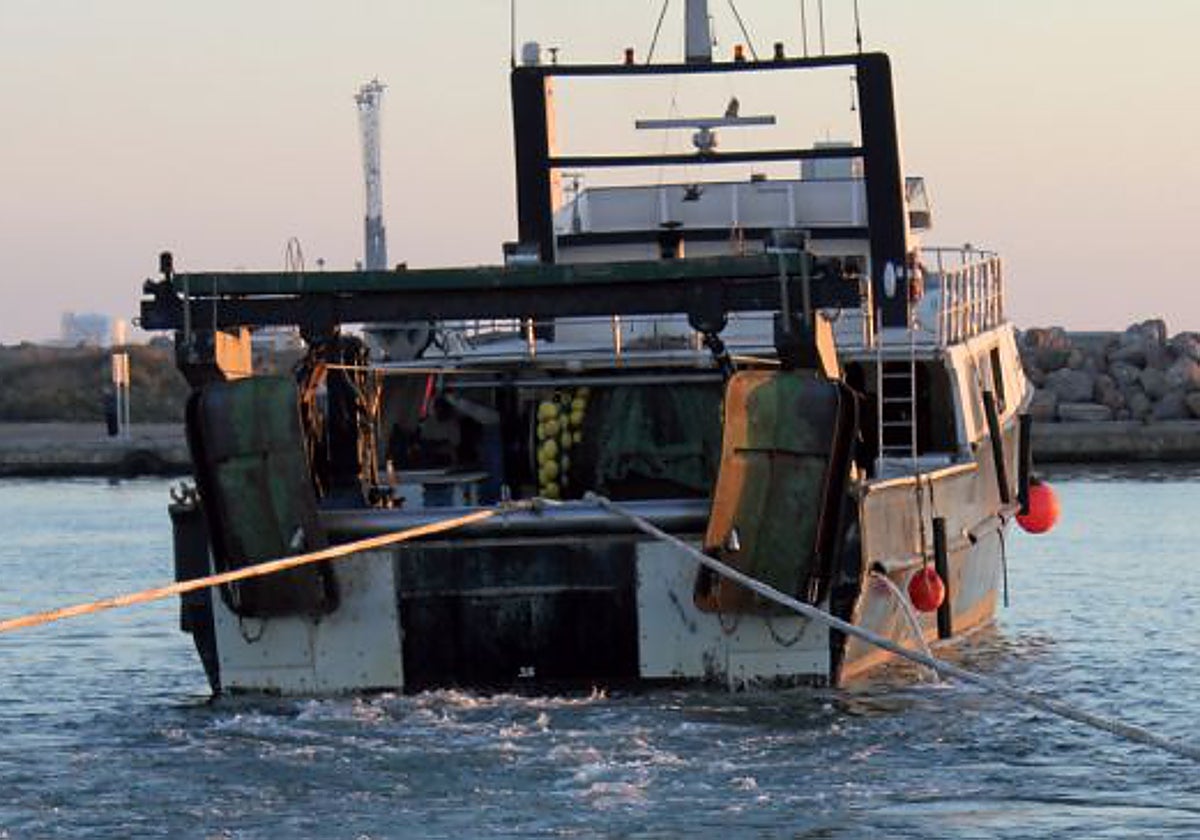 Barco pesquero de arrastre