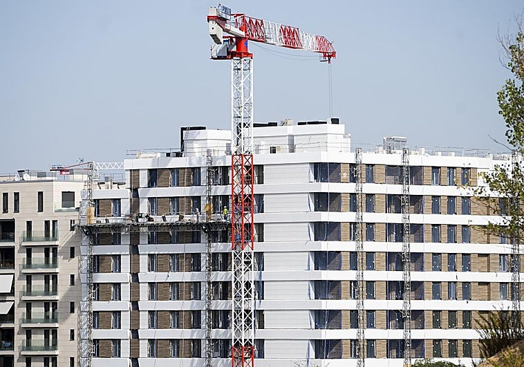 La vivienda o la inmigración, las principales preocupaciones de los españoles, que señalan a Rusia como el principal problema de la UE