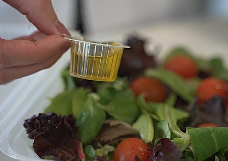 Imagen secundaria 1 - Varios formatos del PLA-Premium desarrollado por ADBioplastics. Está compuesto de un aditivo que mejora las propiedades del ácido poliláctico