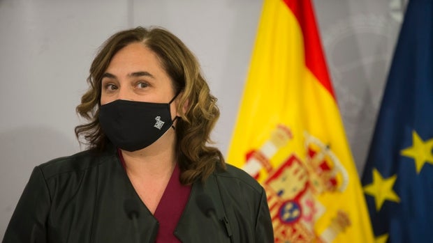 Colau gastó más de seis millones de euros en 22 contratos a dedo con la excusa del Covid