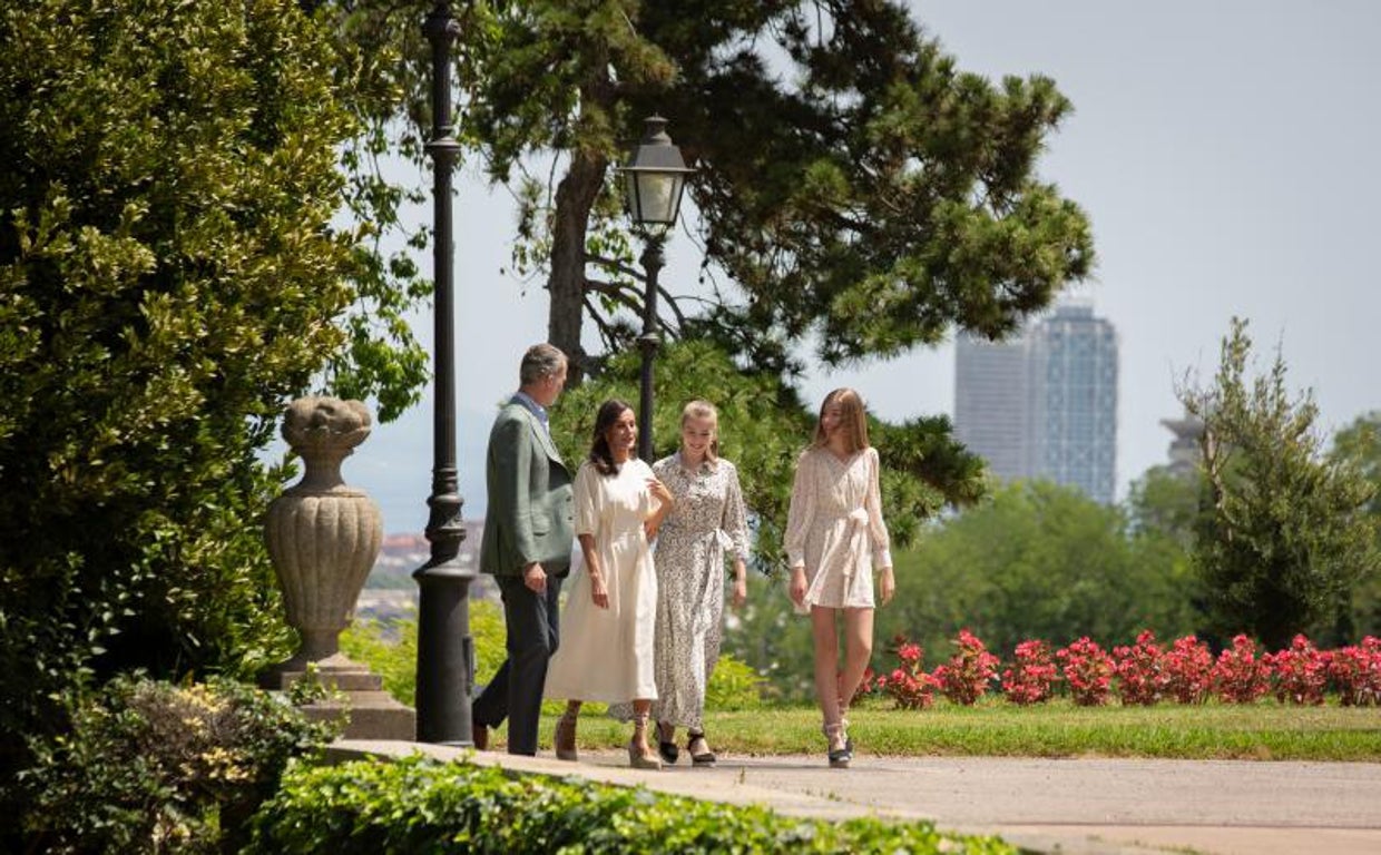 La Familia Real paseando por Barcelona