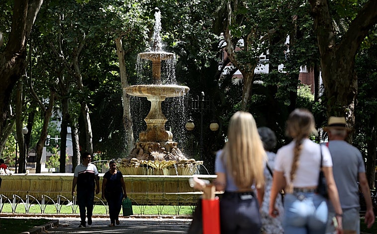 Imagen principal - Plazas de Córdoba que tienen ornamentales