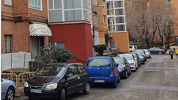 Imagen antes - Otro tramo de los Yébenes, en Latina, en el que se han ensanchado aceras y mejorado la accesibilidad