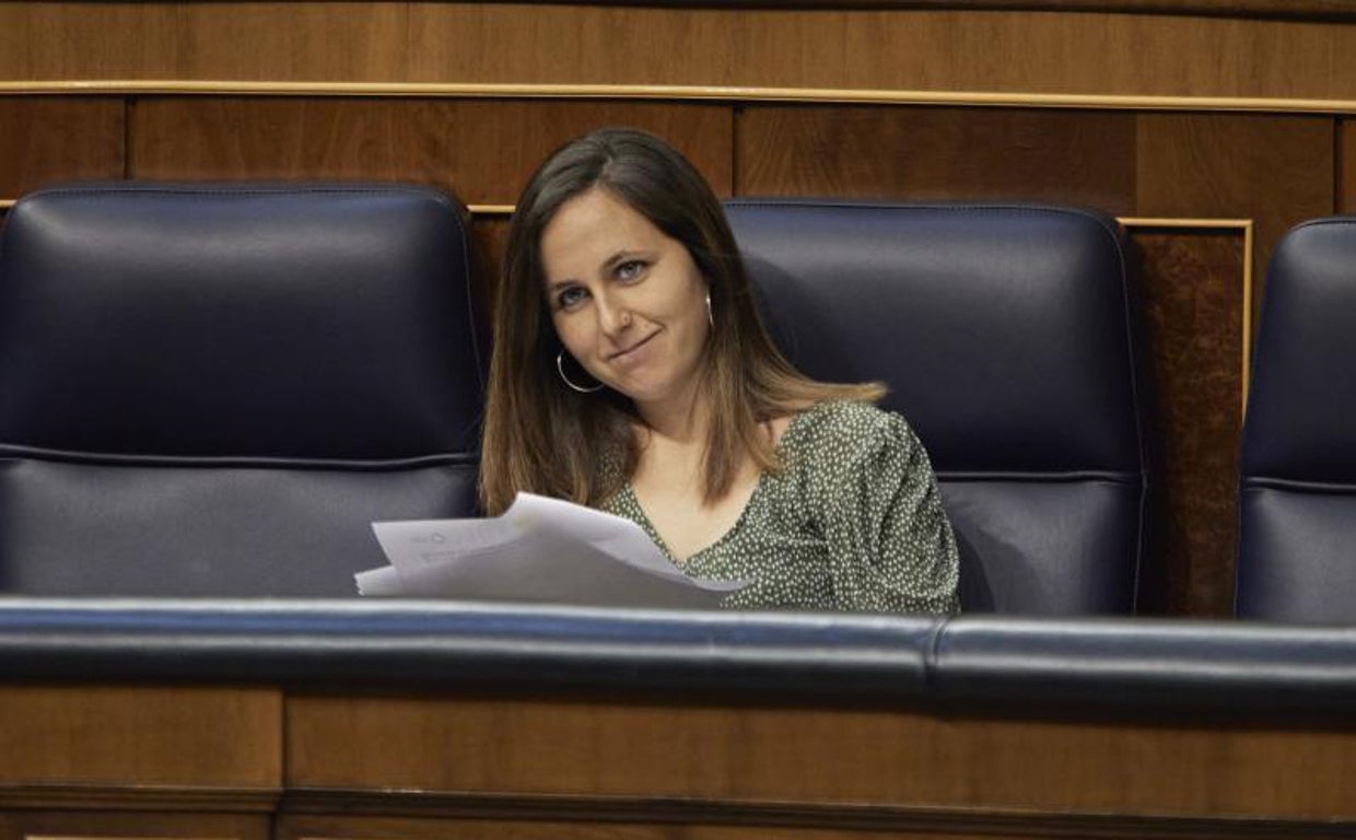 La ministra de Derechos Sociales y Agenda 2030, Ione Belarra, en una sesión plenaria, en el Congreso de los Diputados