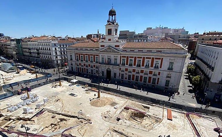 Vista general de las obras en la Puerta del Sol