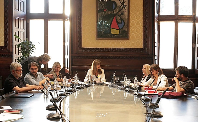 Los miembros independentistas de la Mesa firmarán las actas de los plenos contando el voto de Puig