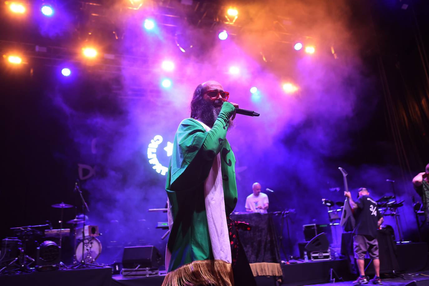 El concierto de Califato ¾ y Tanxugueiras, en imágenes