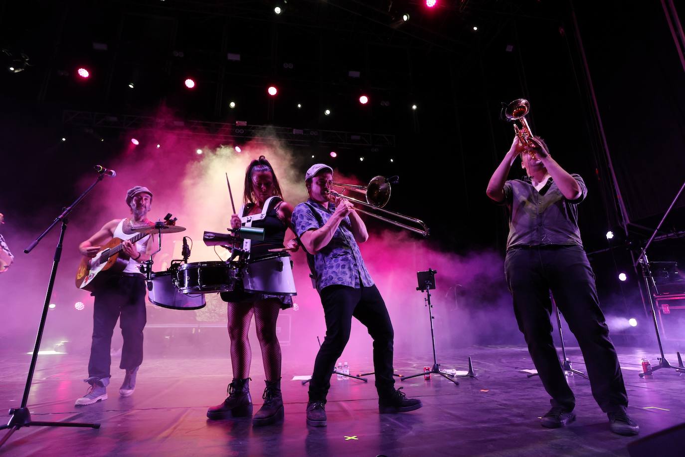 El concierto de La M.O.D.A. y Muchachito Bombo Infierno, en imágenes