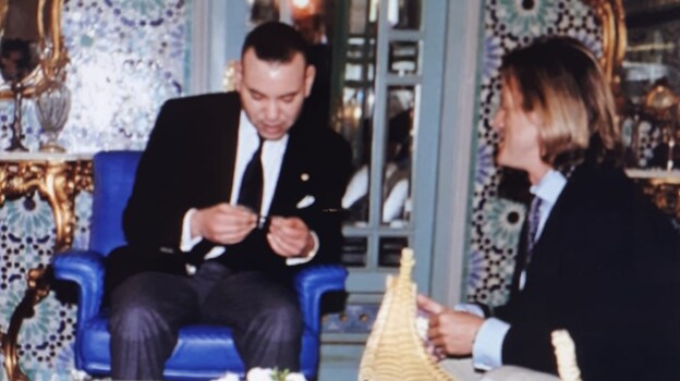 Kitín Muñoz junto al rey de Marruecos Mohammed VI