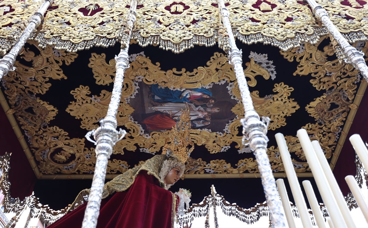 María Santísima de la Candelaria, en su paso de palio el Domingo de Ramos