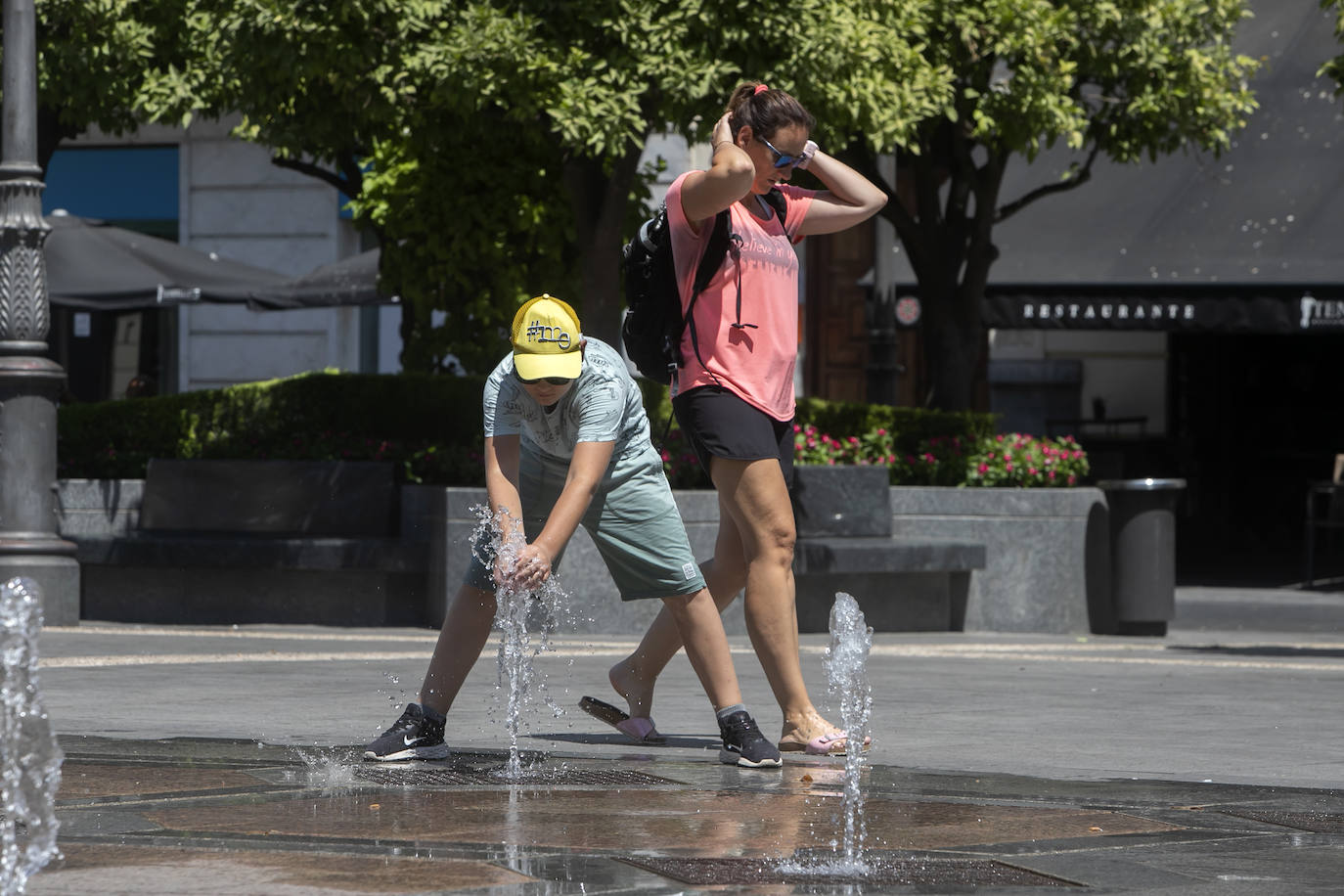 Córdoba en plena ola de calor, en imágenes