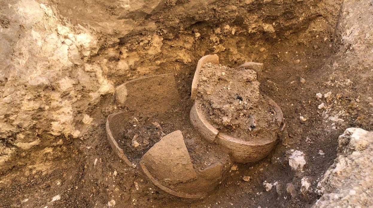 Voluntarios descubren un enterramiento ibero en Jaén
