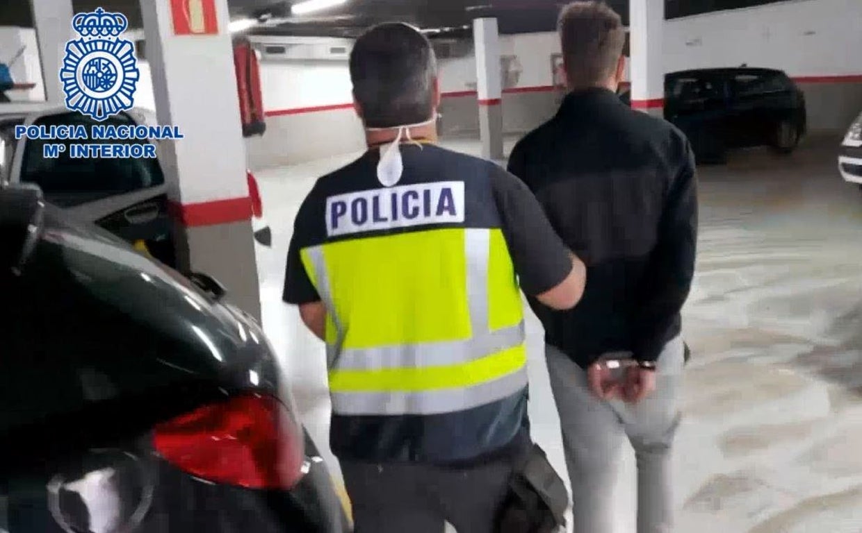 Uno de los detenidos en Barcelona por estafar 245.000 euros a una mujer canaria