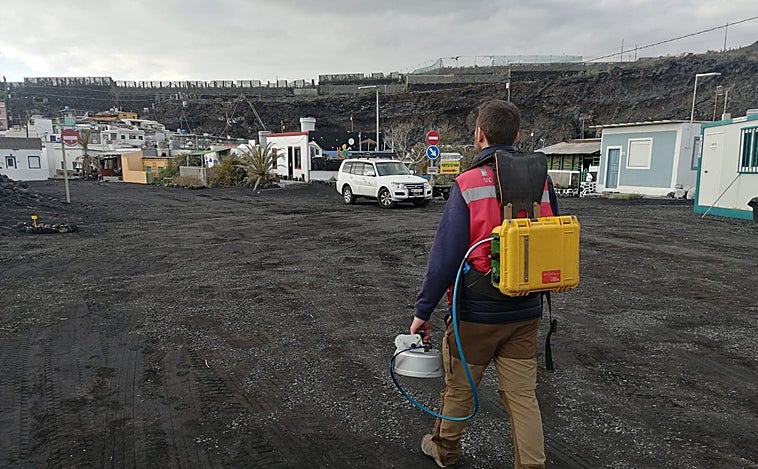 Los gases de Puerto Naos han reducido los niveles de oxígeno a un 12%