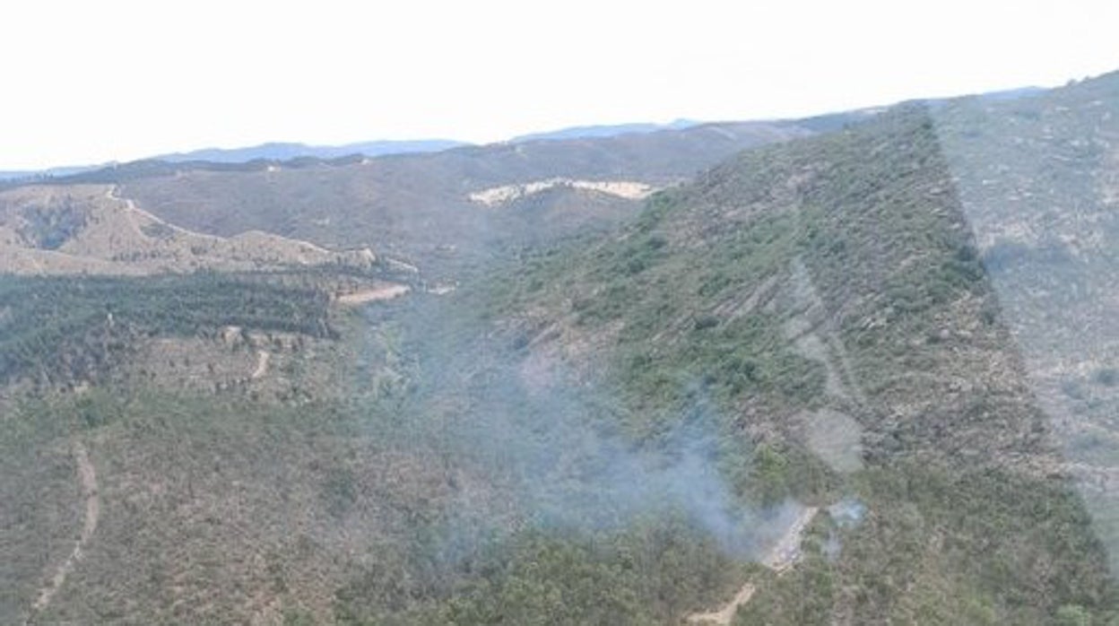 Extinguido un incendio forestal declarado en un paraje de Aroche