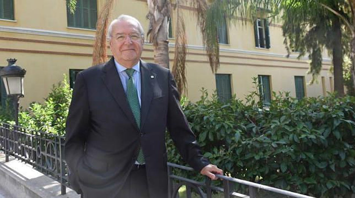 Twitter le corta la cuenta al ex eurodiputado Jorge Hernández Mollar por poner «suicidio colectivo» al hablar del PSOE