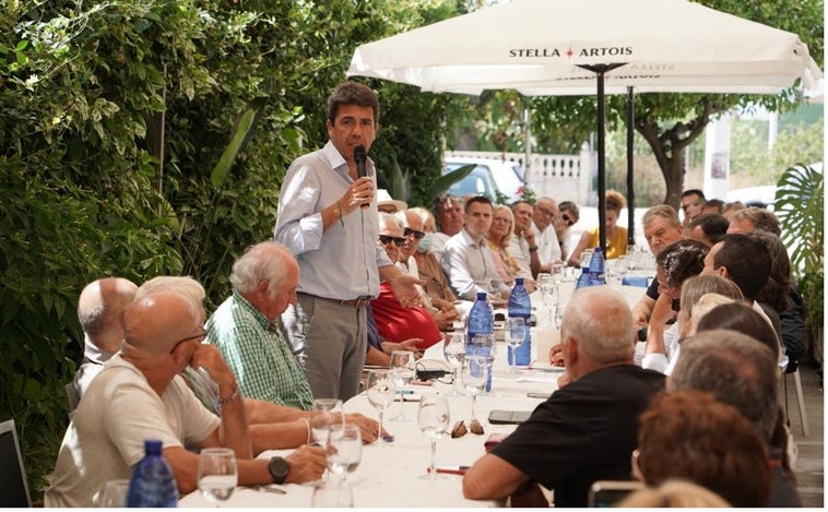 Carlos Mazón promete una nueva Ley de Costas «para garantizar la pervivencia de los núcleos tradicionales»