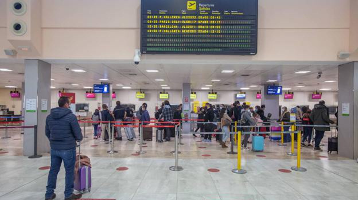 Granada, a la cola nacional del tren y del avión: cuatro cancelaciones de vuelos a Madrid indignan a los empresarios