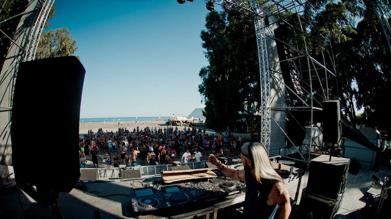 Dreambeach, el gran festival de música electrónica que se celebra en la playa de la bomba atómica de Almería