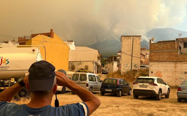 El incendio de la Sierra de Mijas obliga a desalojar a 2.300 personas en Alhaurín el Grande y Alhaurín de la Torre