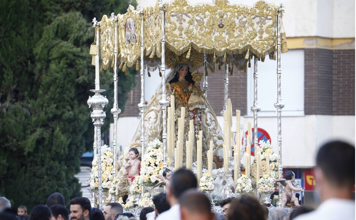 La procesión de la Virgen del Carmen de San Cayetano, en imágenes